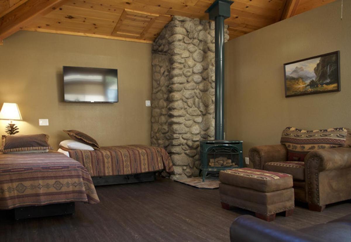 Silver Pines Lodge 아이딜와일드 외부 사진